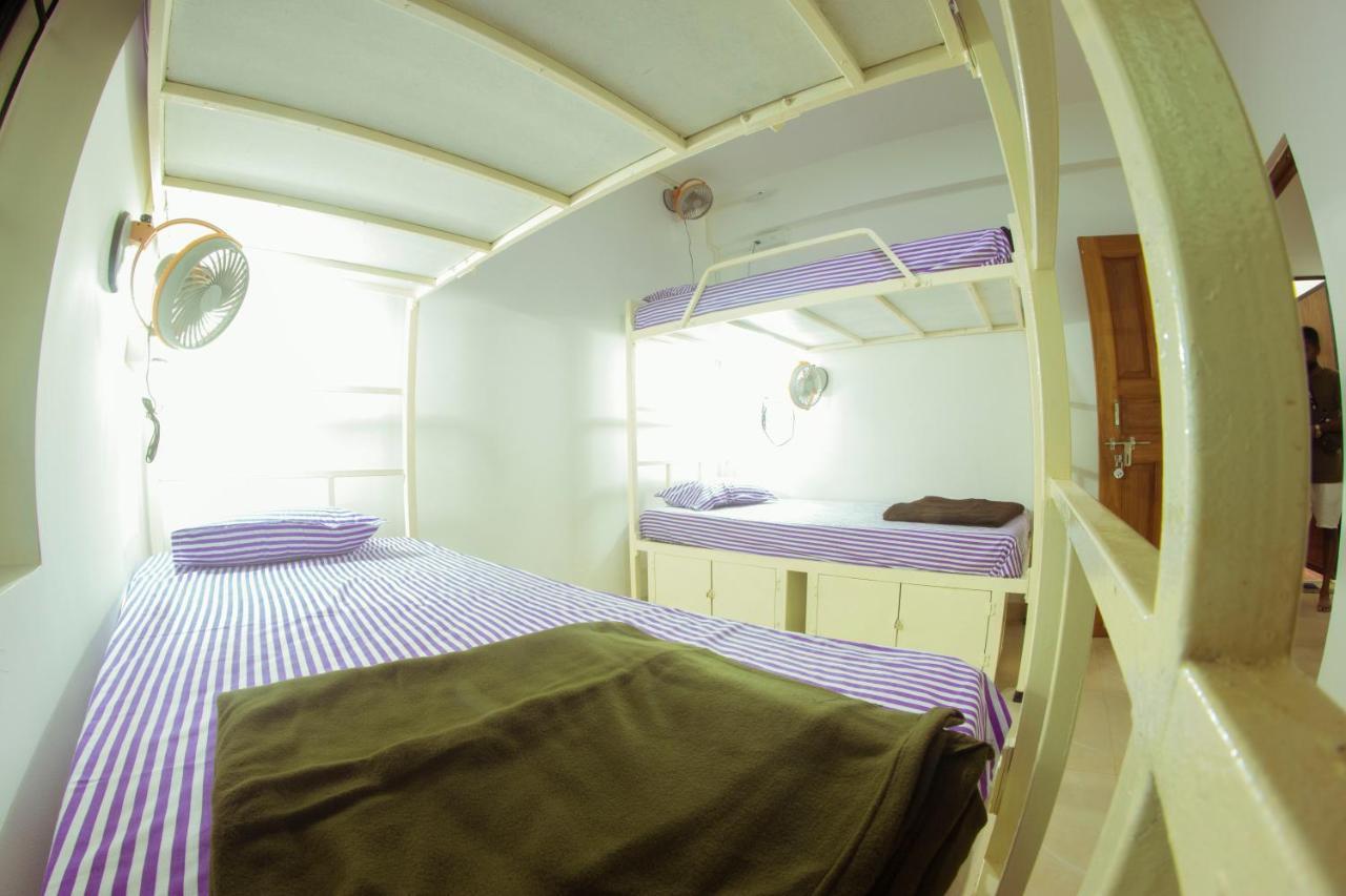 Bonds Hostel Candolim Kültér fotó