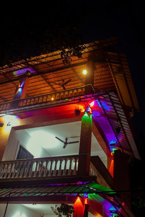 Bonds Hostel Candolim Kültér fotó