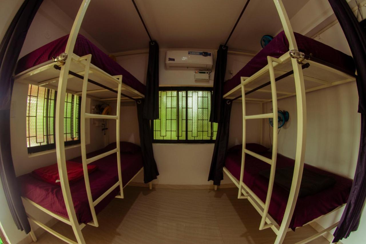Bonds Hostel Candolim Kültér fotó
