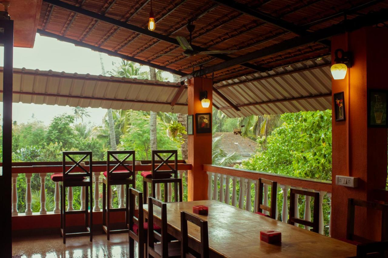 Bonds Hostel Candolim Kültér fotó