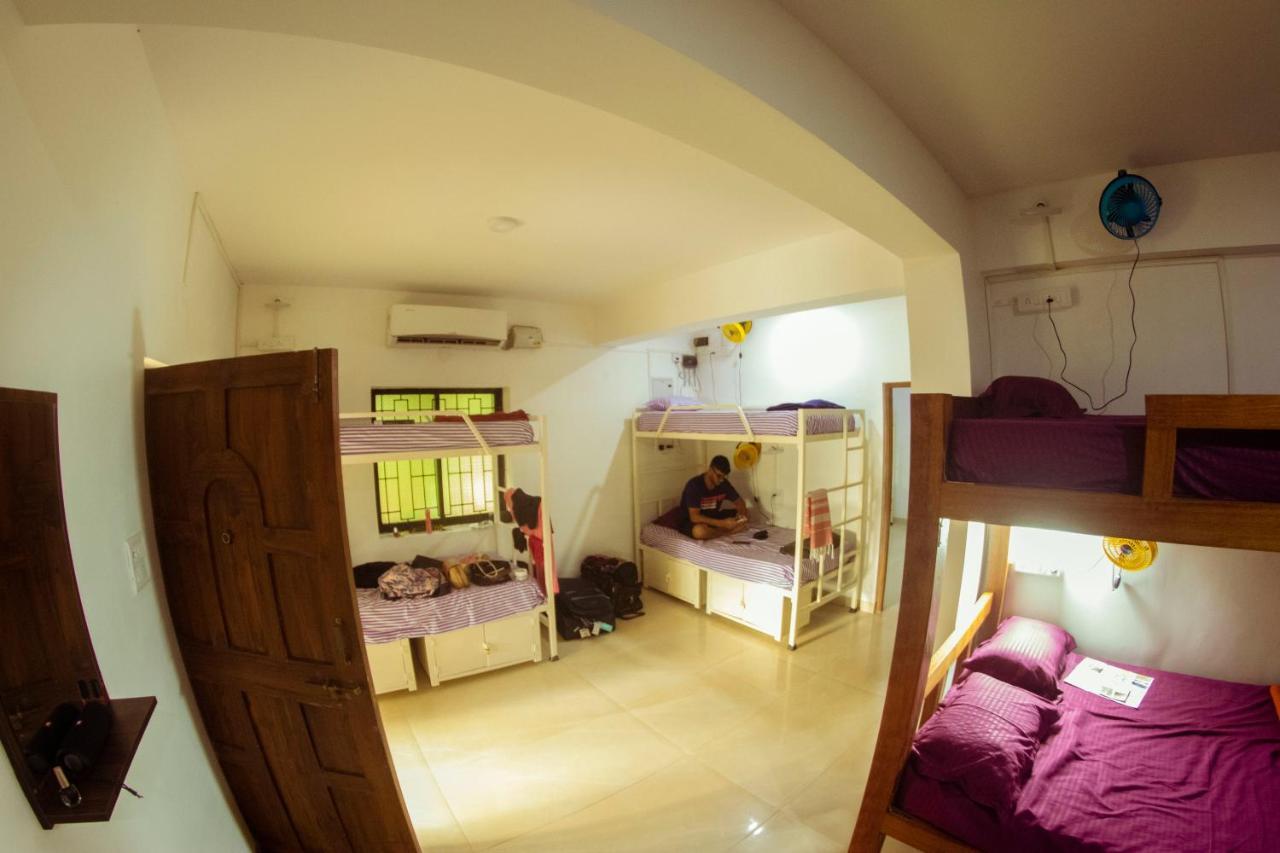 Bonds Hostel Candolim Kültér fotó