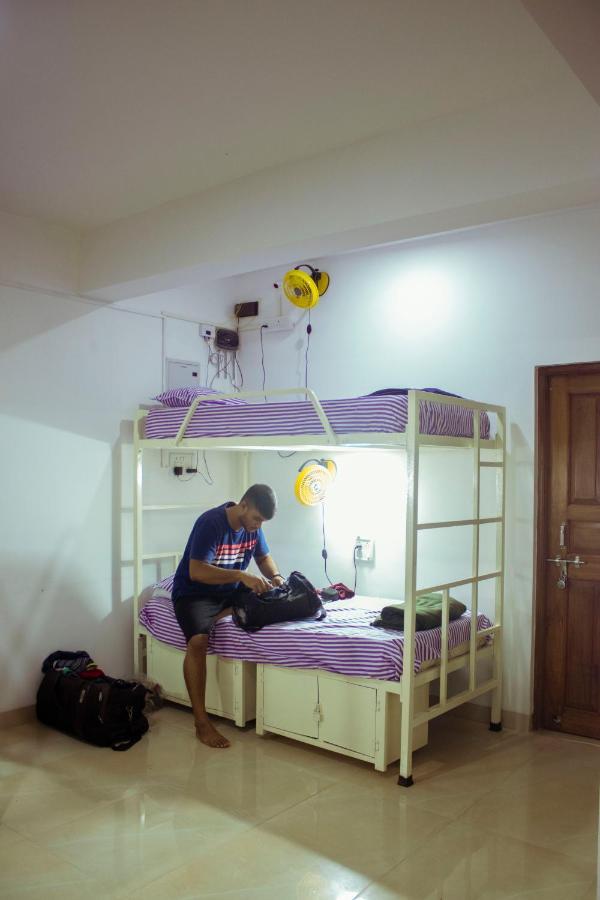 Bonds Hostel Candolim Kültér fotó