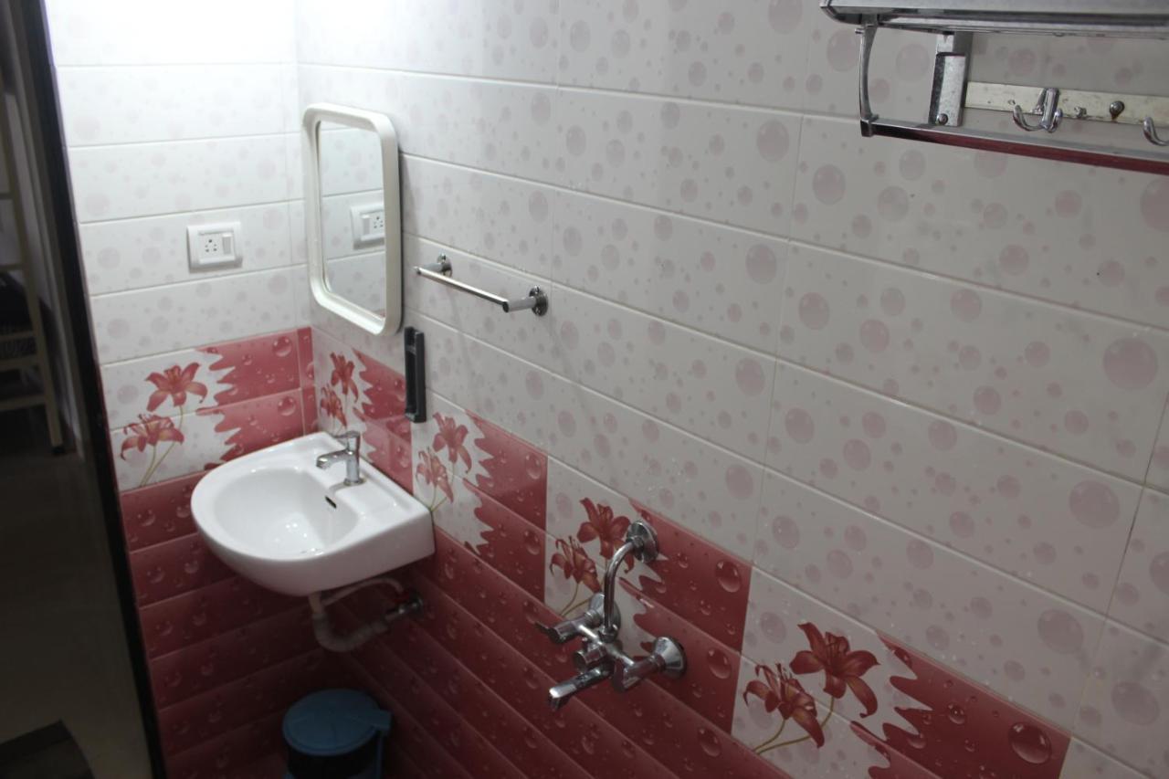 Bonds Hostel Candolim Kültér fotó