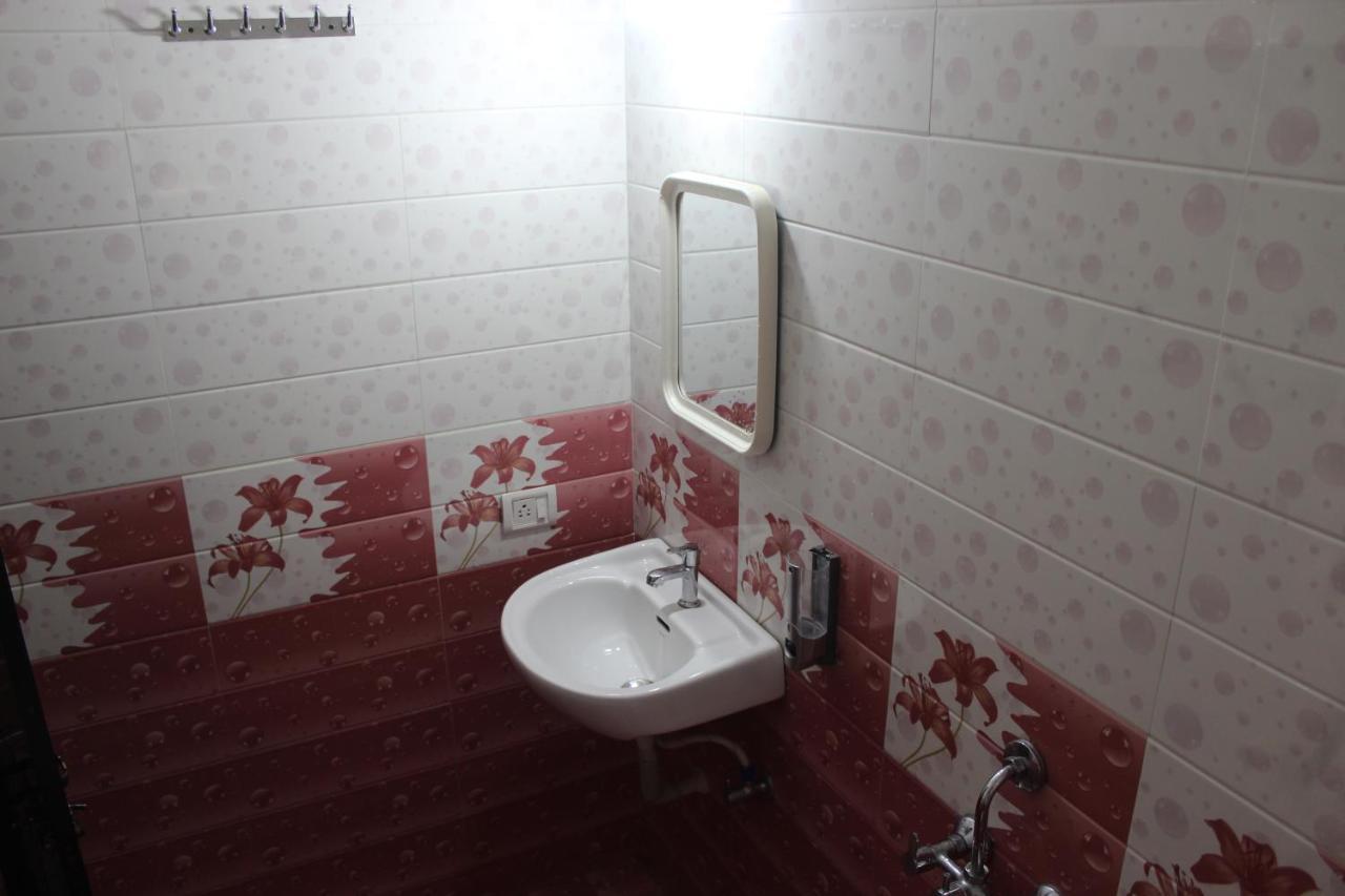 Bonds Hostel Candolim Kültér fotó