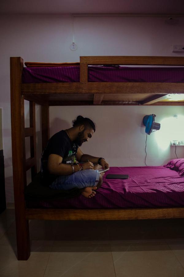 Bonds Hostel Candolim Kültér fotó